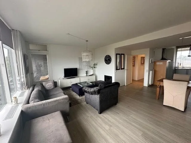 geblurde versie van de foto als achtergrond