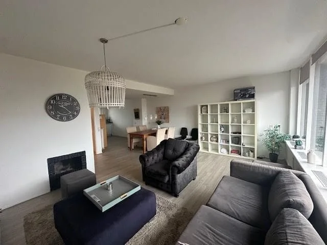 geblurde versie van de foto als achtergrond
