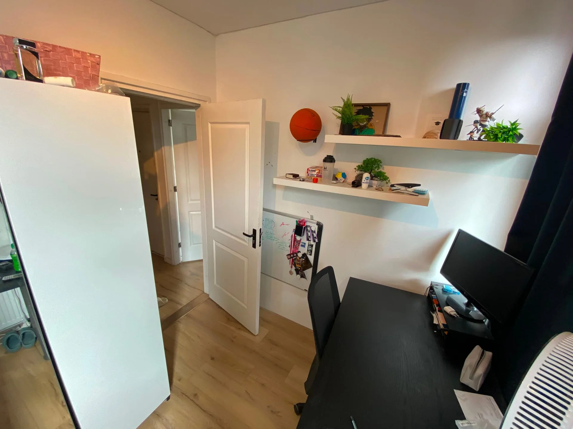 Foto van de Kamer gelegen aan de Marnixstraat in Amsterdam