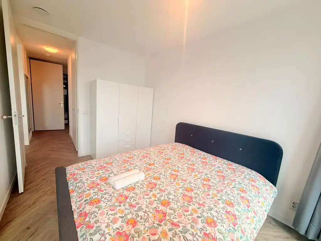 geblurde versie van de foto als achtergrond