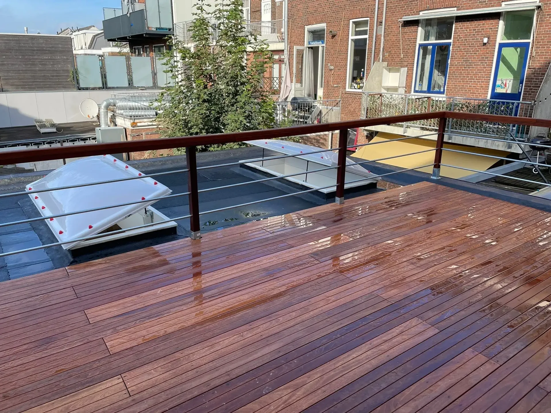 geblurde versie van de foto als achtergrond