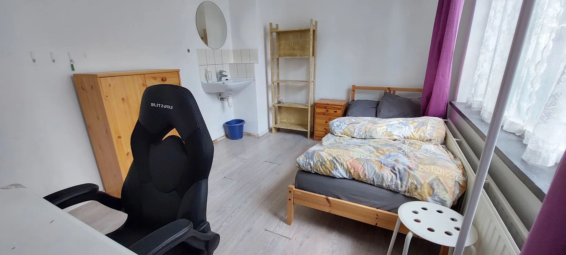 geblurde versie van de foto als achtergrond