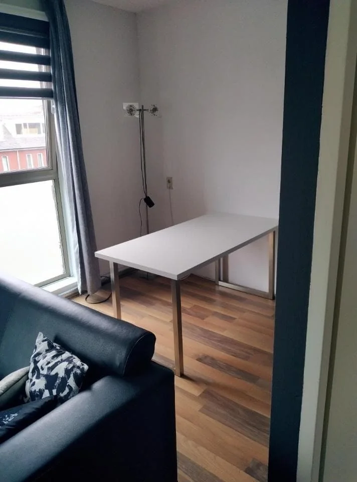 geblurde versie van de foto als achtergrond