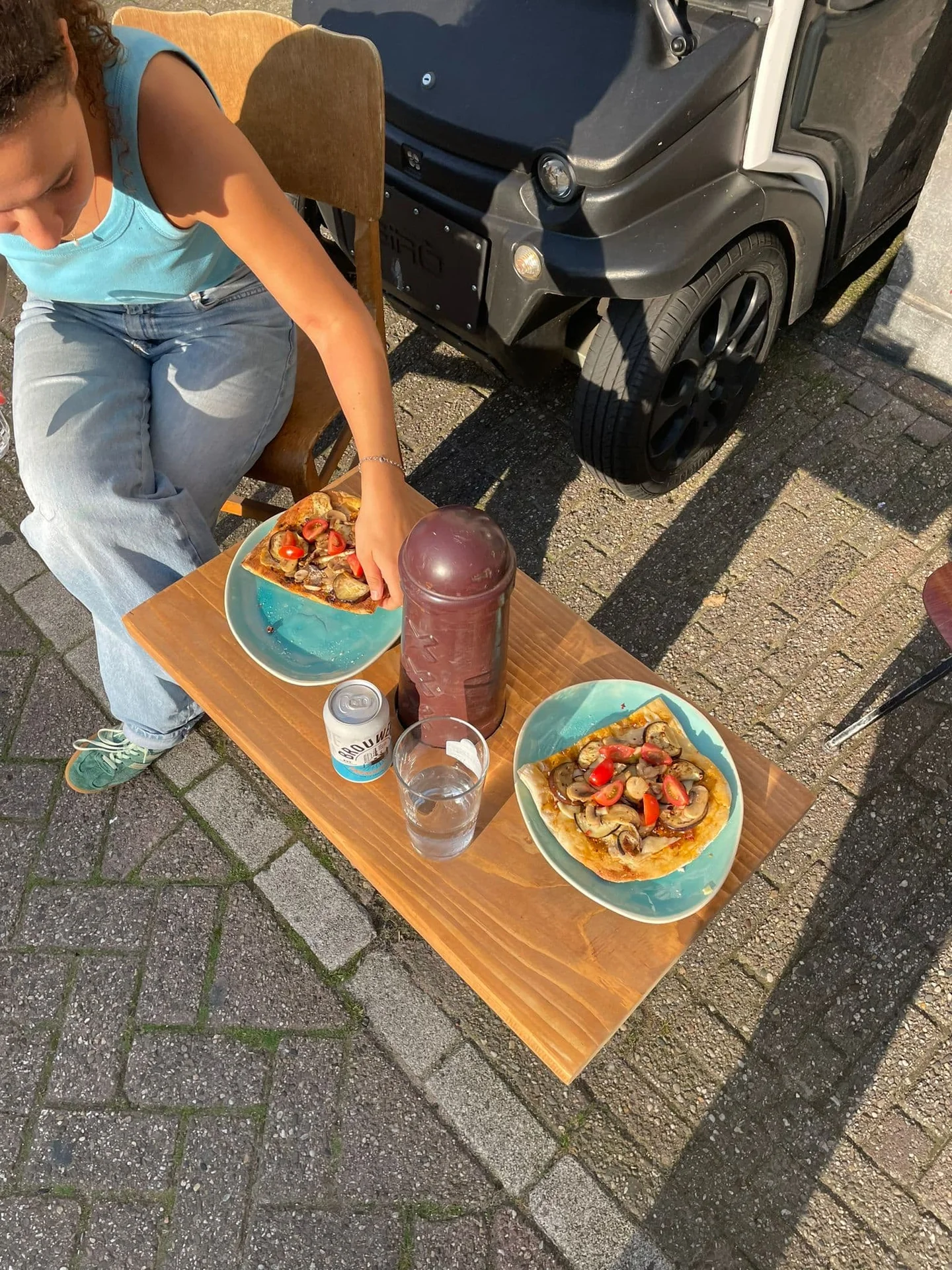 geblurde versie van de foto als achtergrond