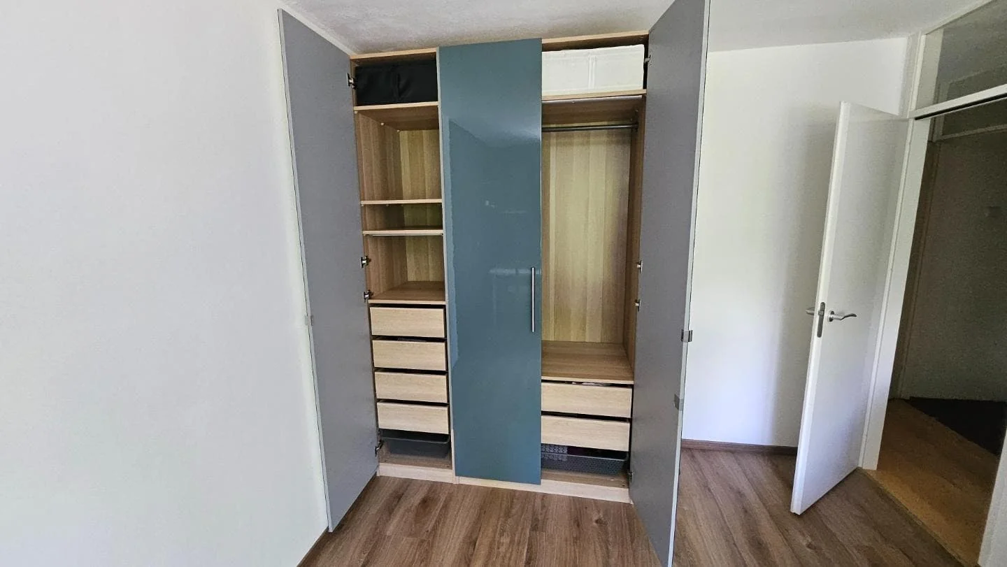 geblurde versie van de foto als achtergrond