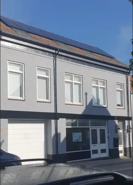 geblurde versie van de foto als achtergrond