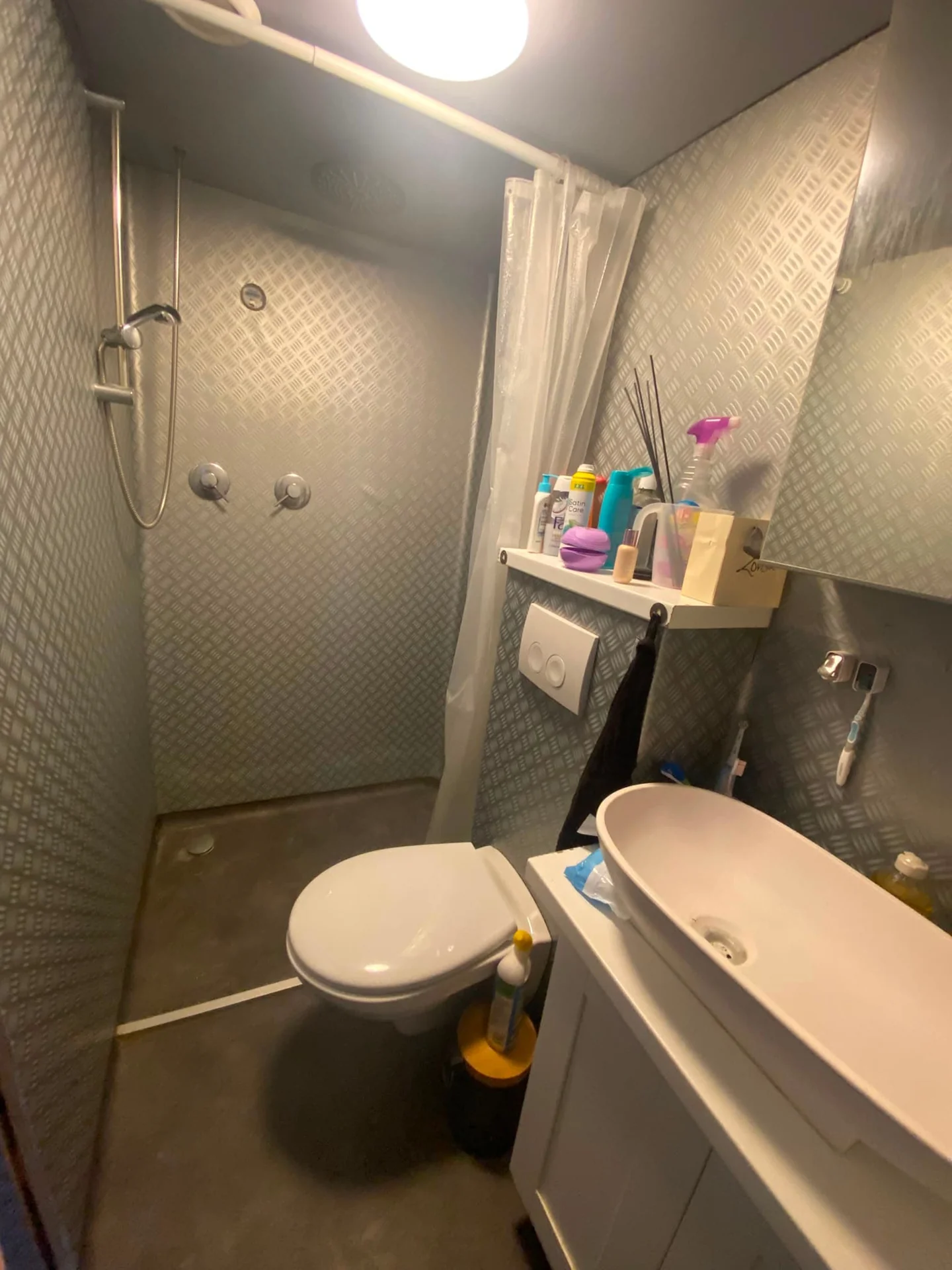 Foto van de Kamer gelegen aan de Lovensestraat in Tilburg