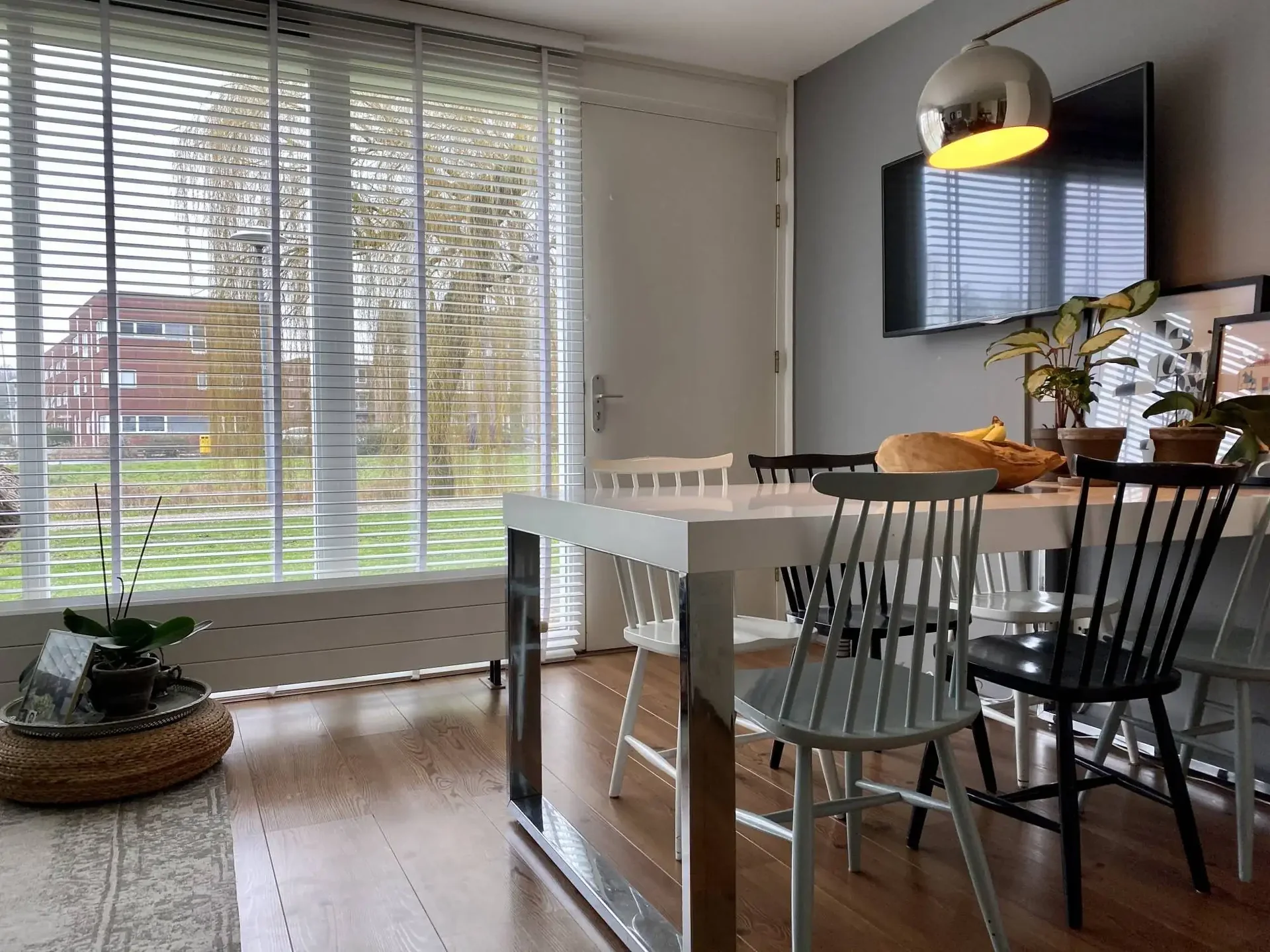 geblurde versie van de foto als achtergrond
