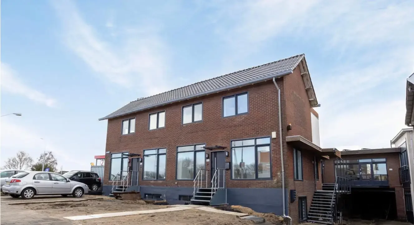 geblurde versie van de foto als achtergrond