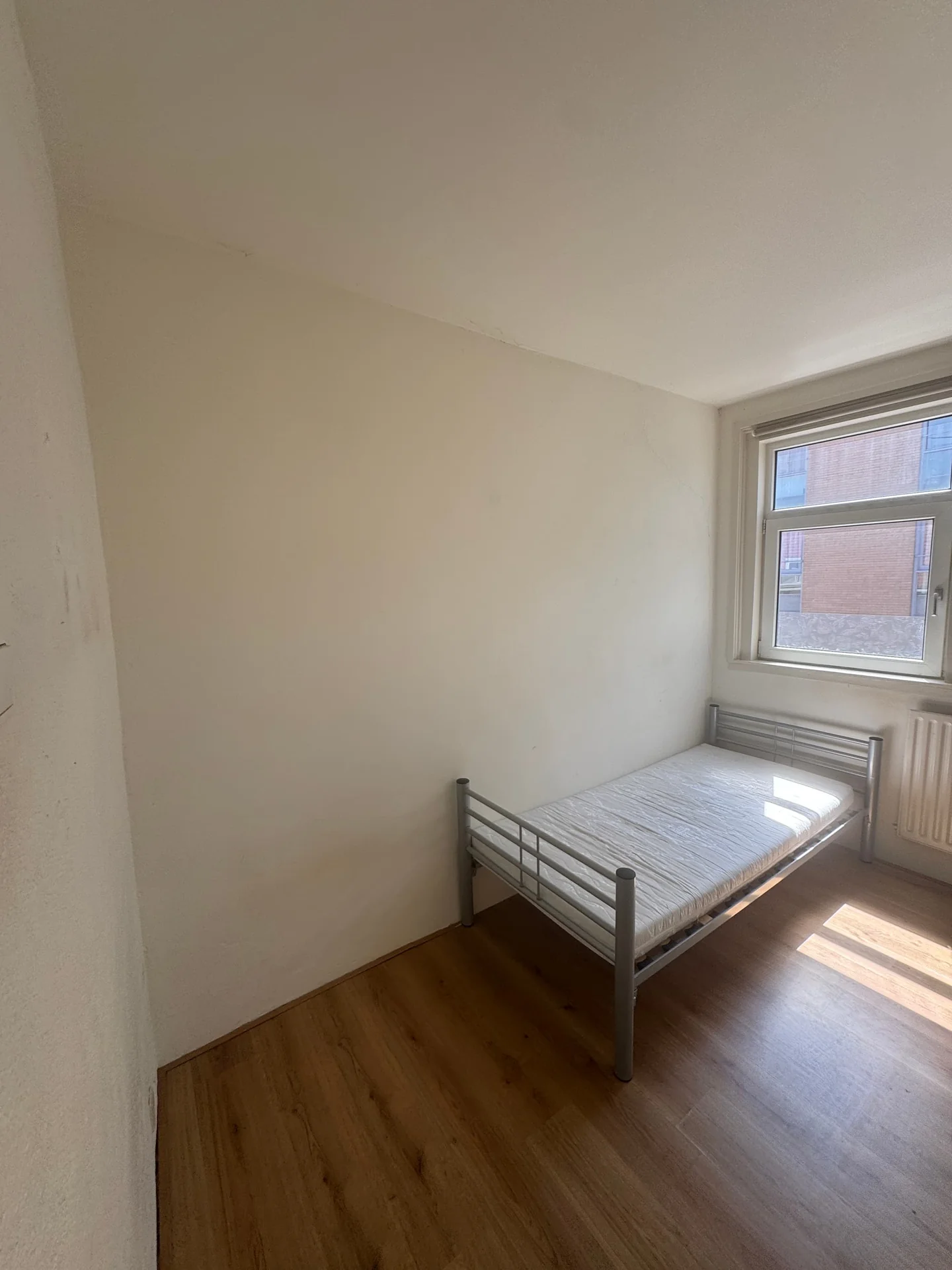 Foto van de Kamer gelegen aan de Dahliastraat in Rotterdam