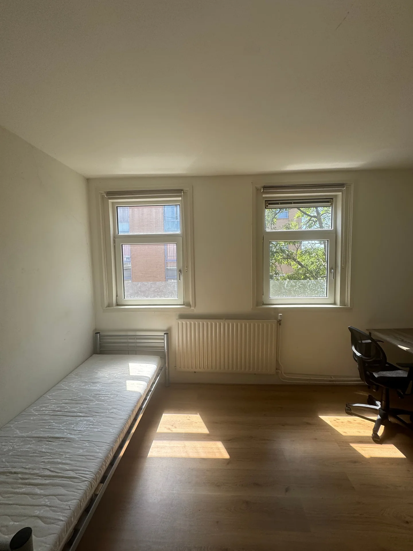 Foto van de Kamer gelegen aan de Dahliastraat in Rotterdam