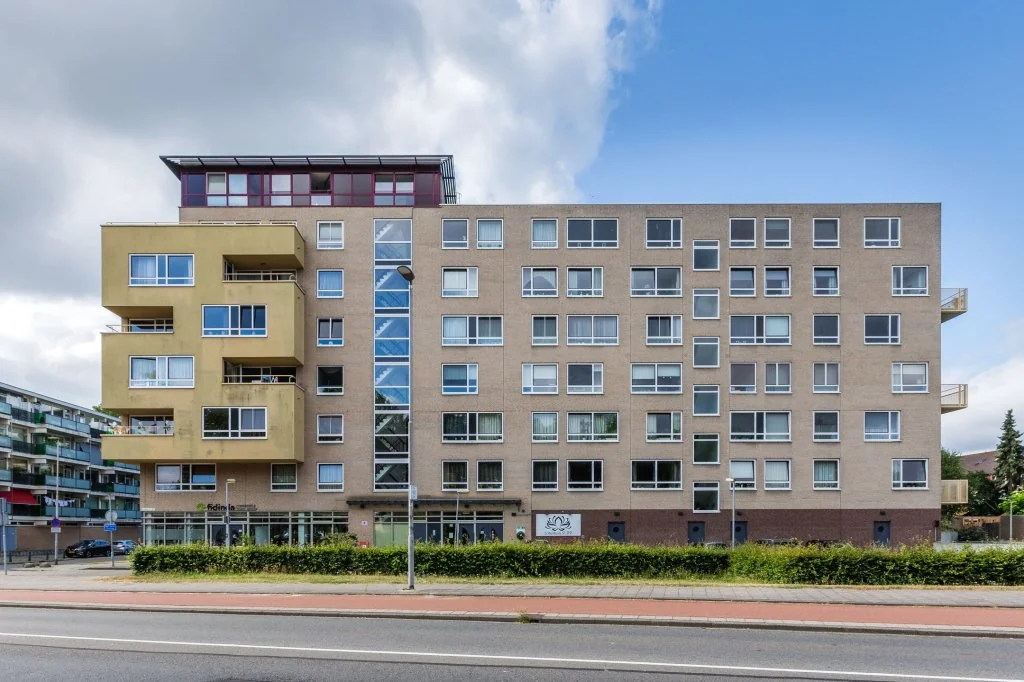 geblurde versie van de foto als achtergrond