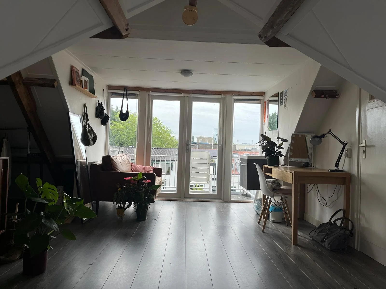Foto van de Kamer gelegen aan de Cornelis Trompstraat in Delft