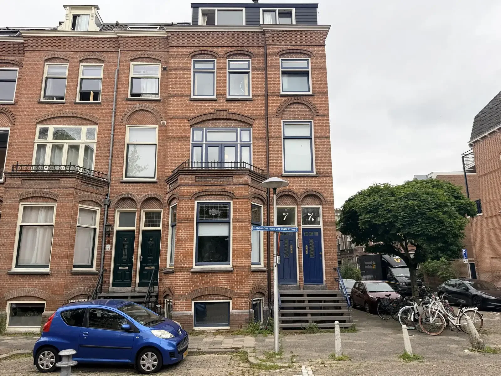 geblurde versie van de foto als achtergrond