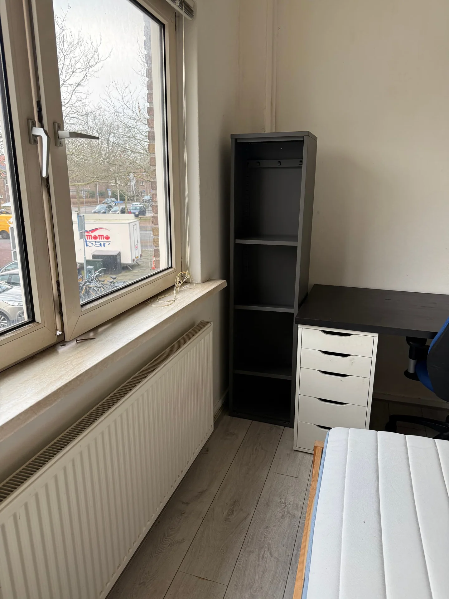 geblurde versie van de foto als achtergrond