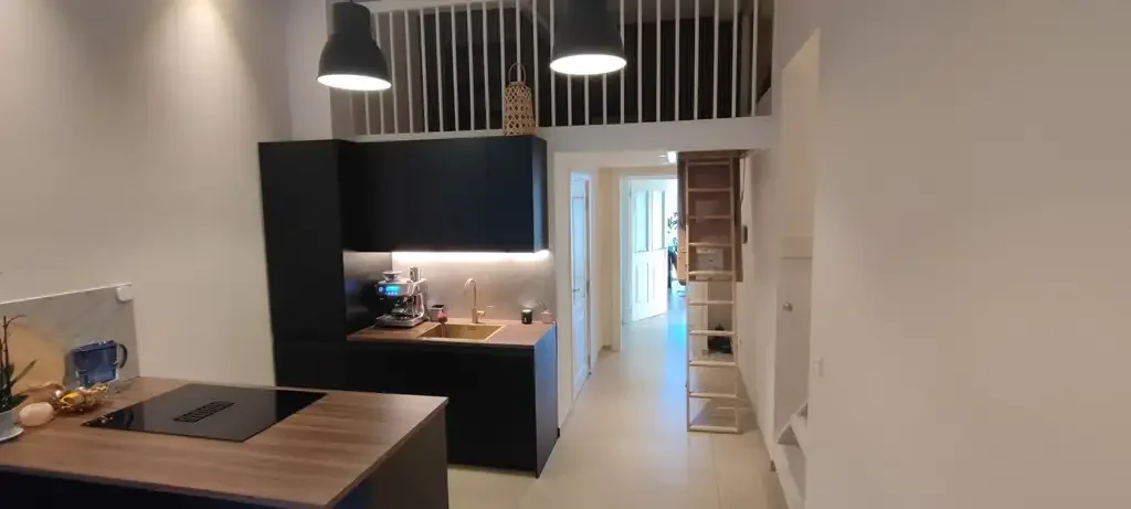 geblurde versie van de foto als achtergrond