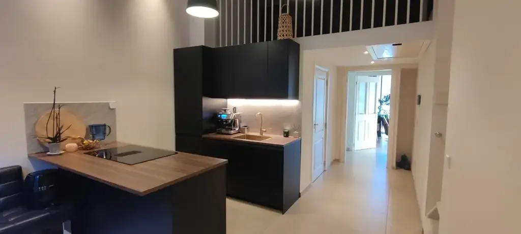 geblurde versie van de foto als achtergrond
