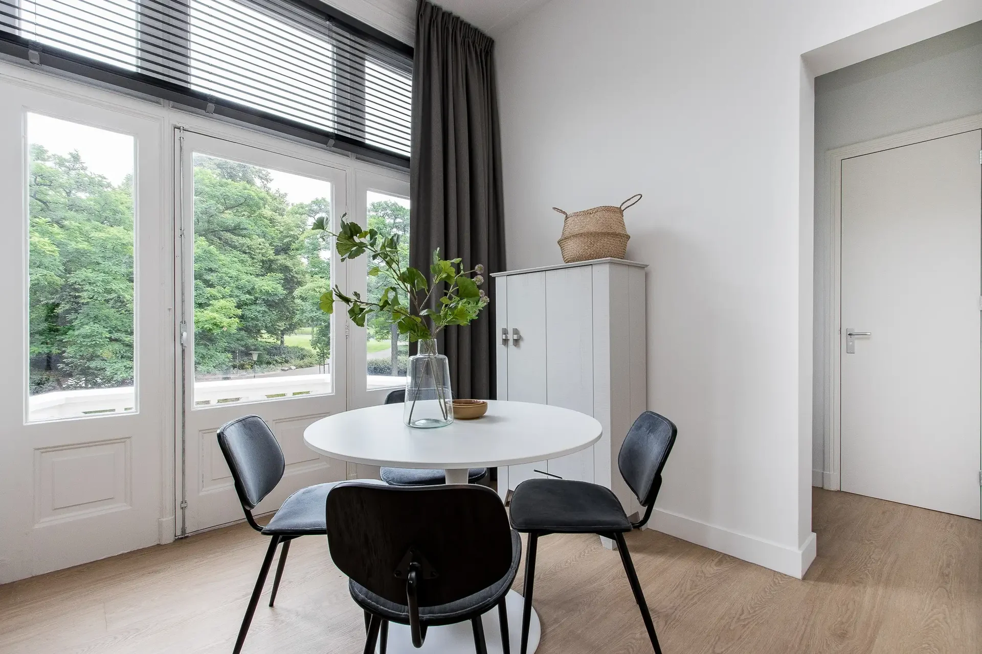 geblurde versie van de foto als achtergrond