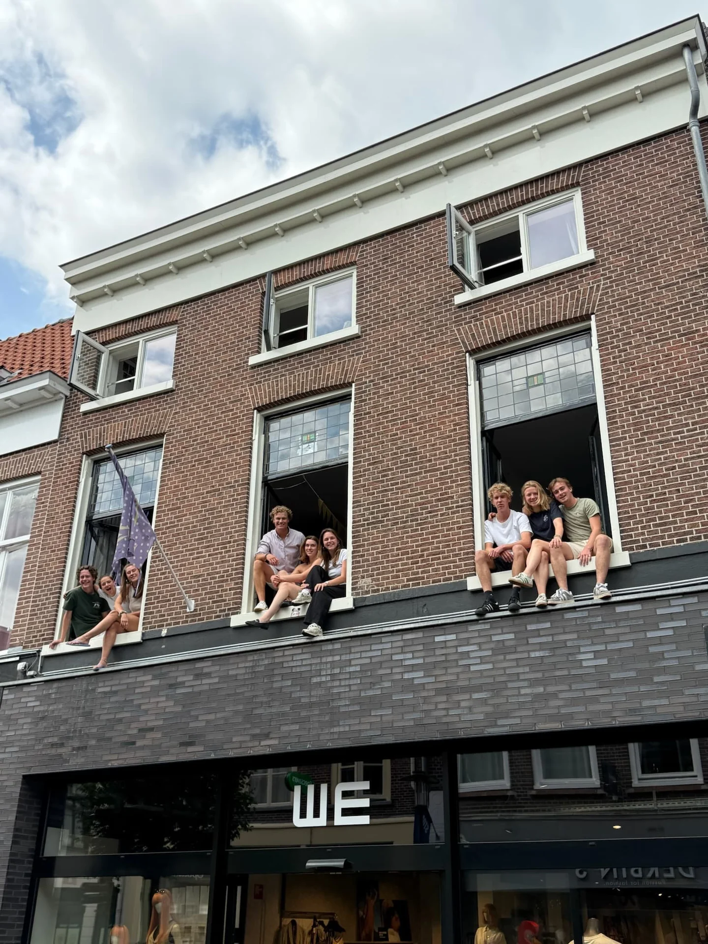 geblurde versie van de foto als achtergrond