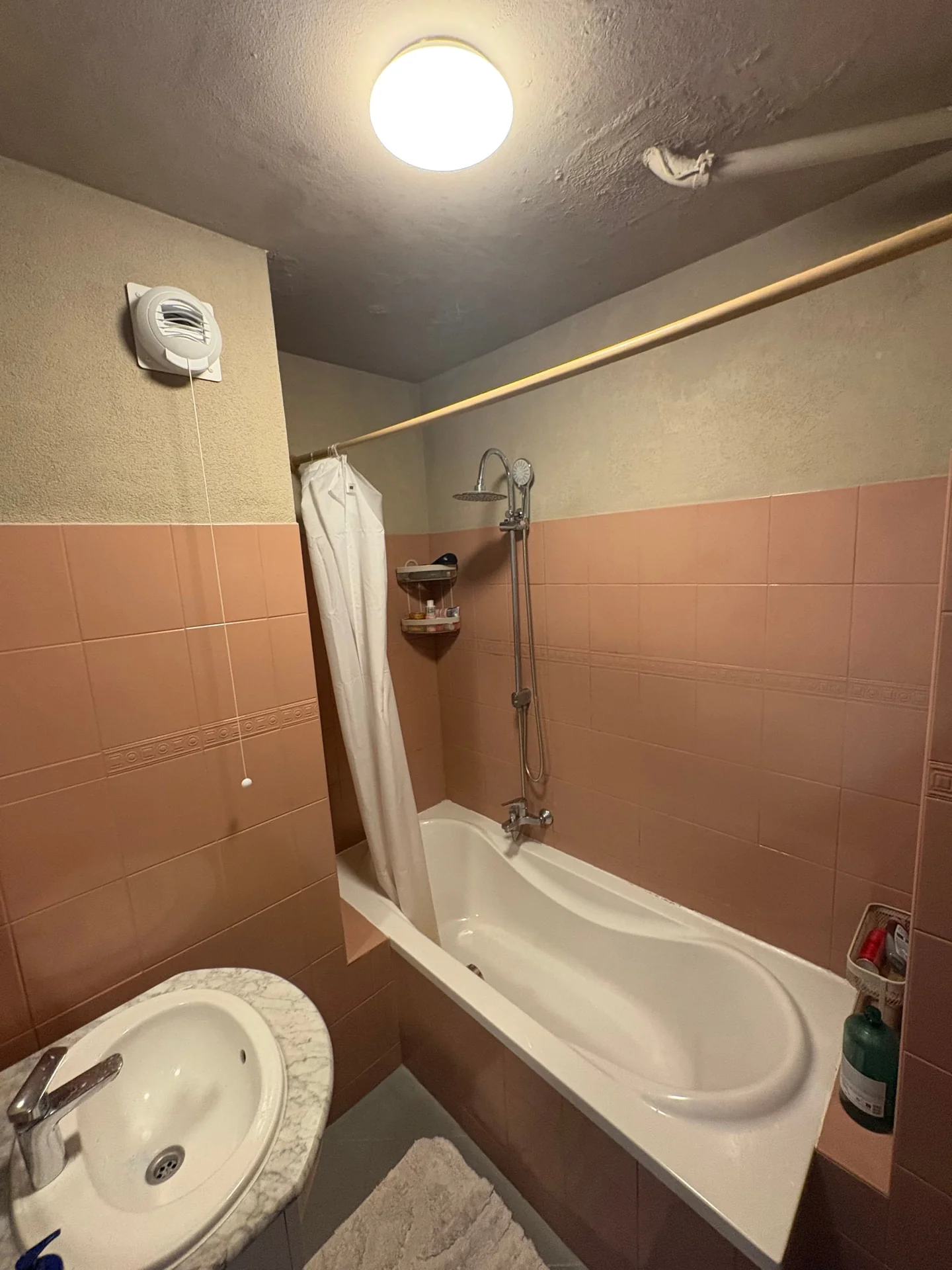 Foto van de Kamer gelegen aan de Albardaweg in Wageningen