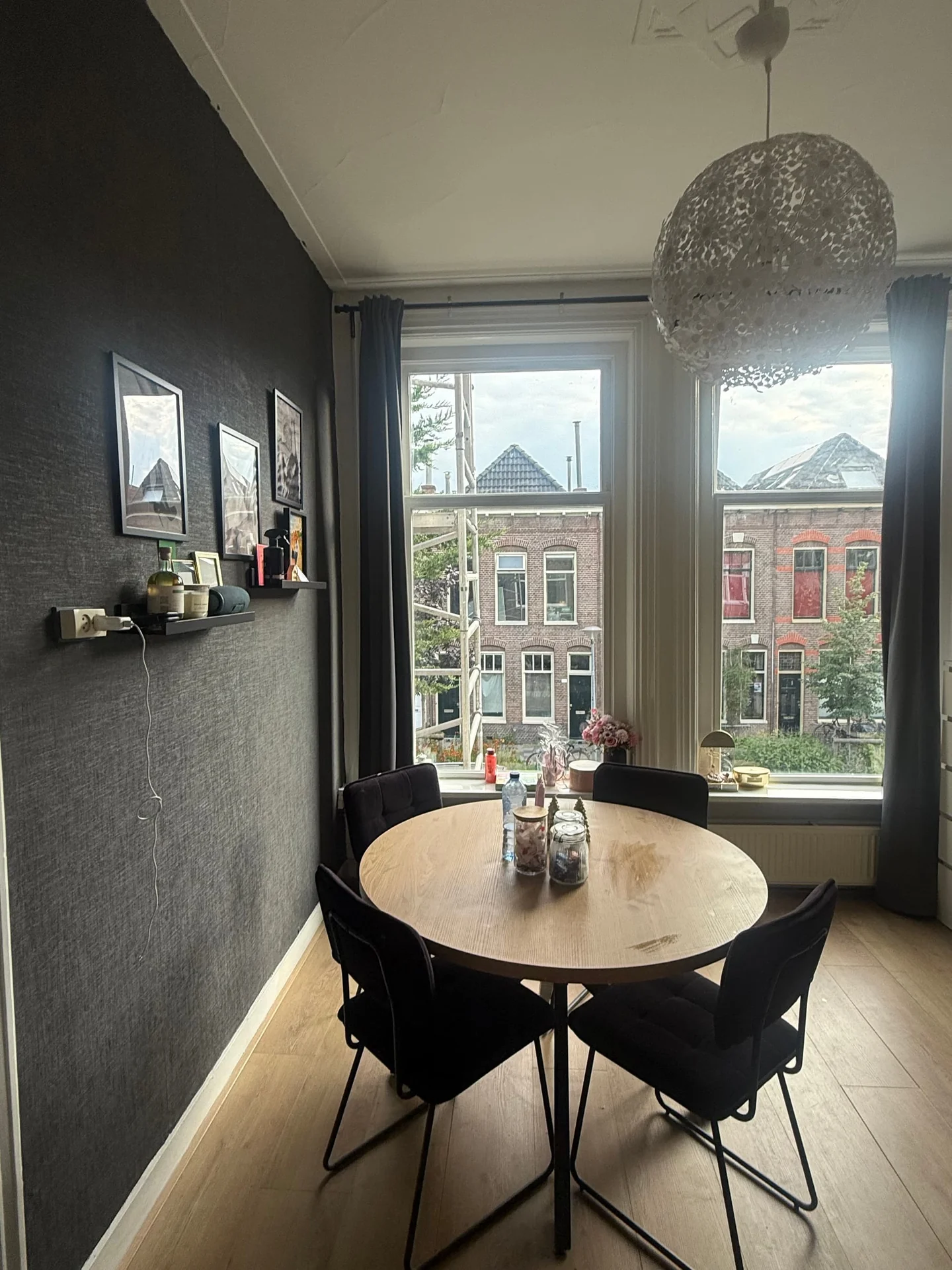 geblurde versie van de foto als achtergrond