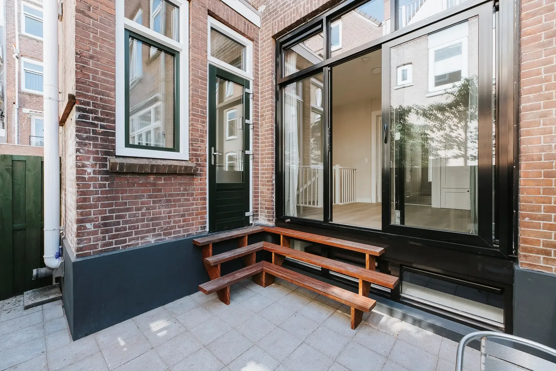 geblurde versie van de foto als achtergrond