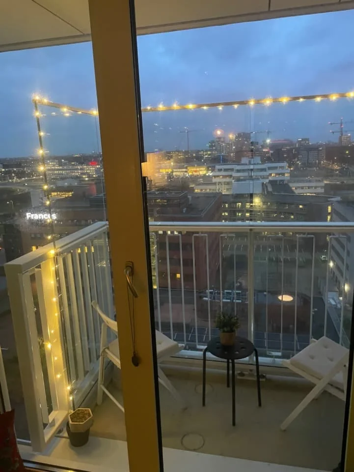 geblurde versie van de foto als achtergrond