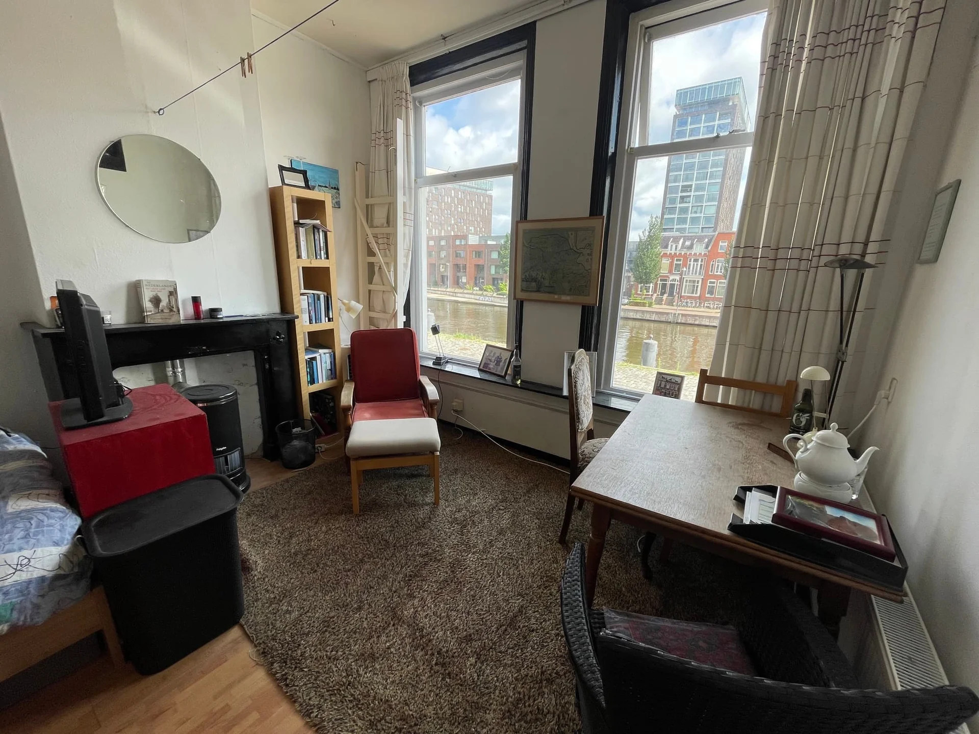 Foto van de Kamer gelegen aan de Eemskanaal in Groningen