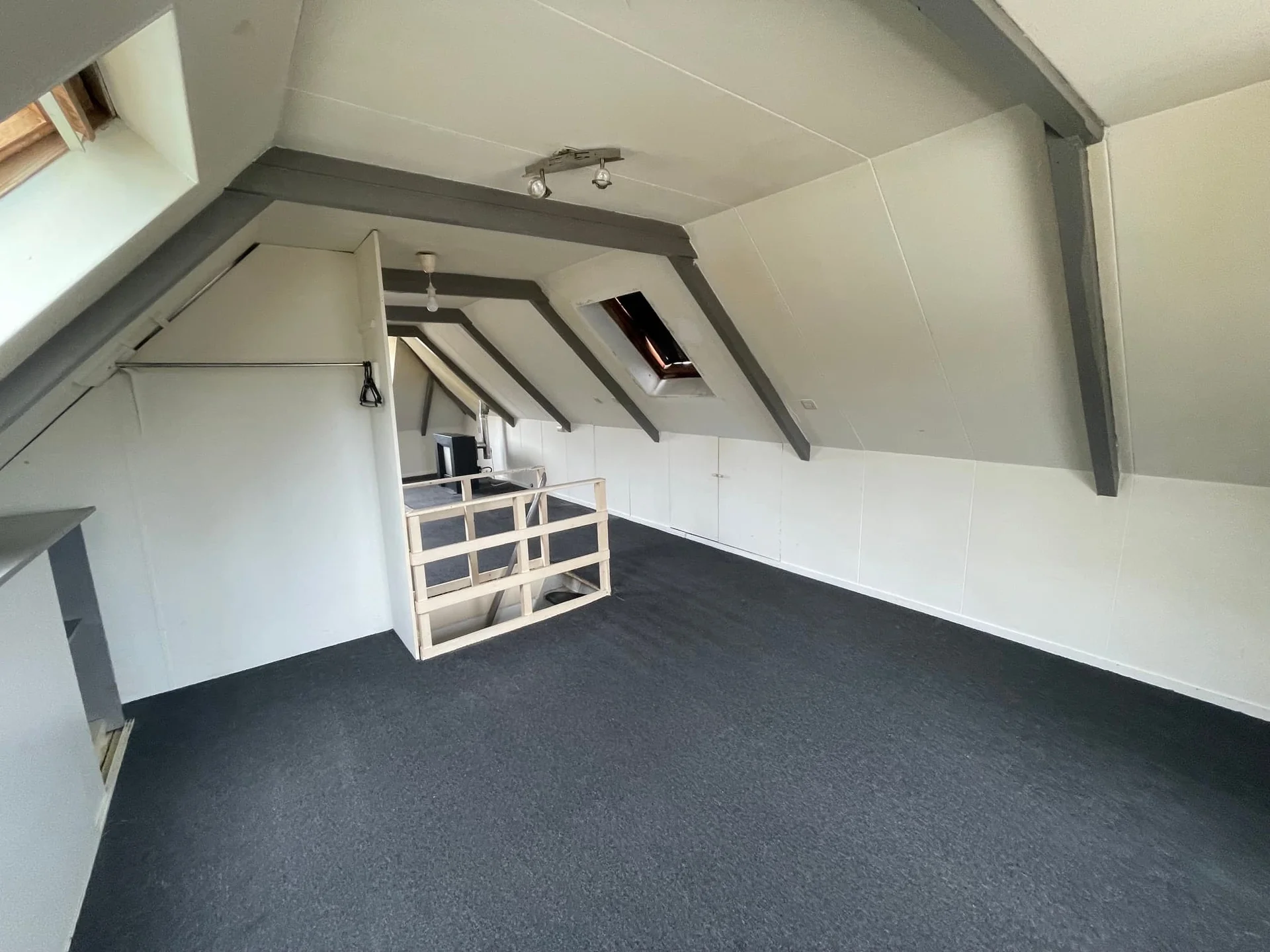 Foto van de Kamer gelegen aan de Eemskanaal in Groningen