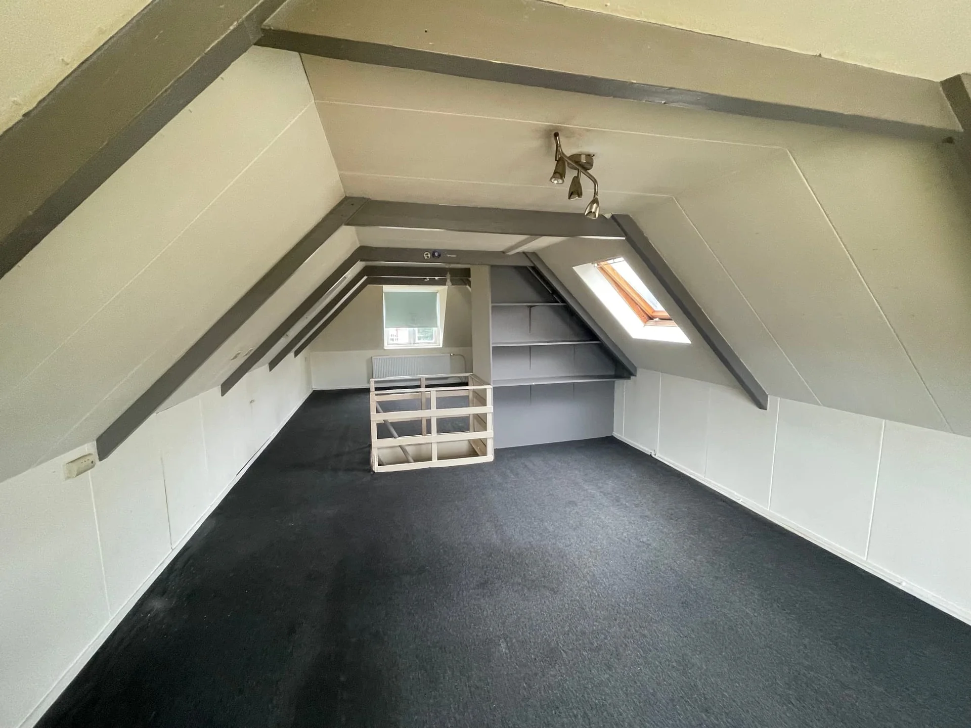 Foto van de Kamer gelegen aan de Eemskanaal in Groningen