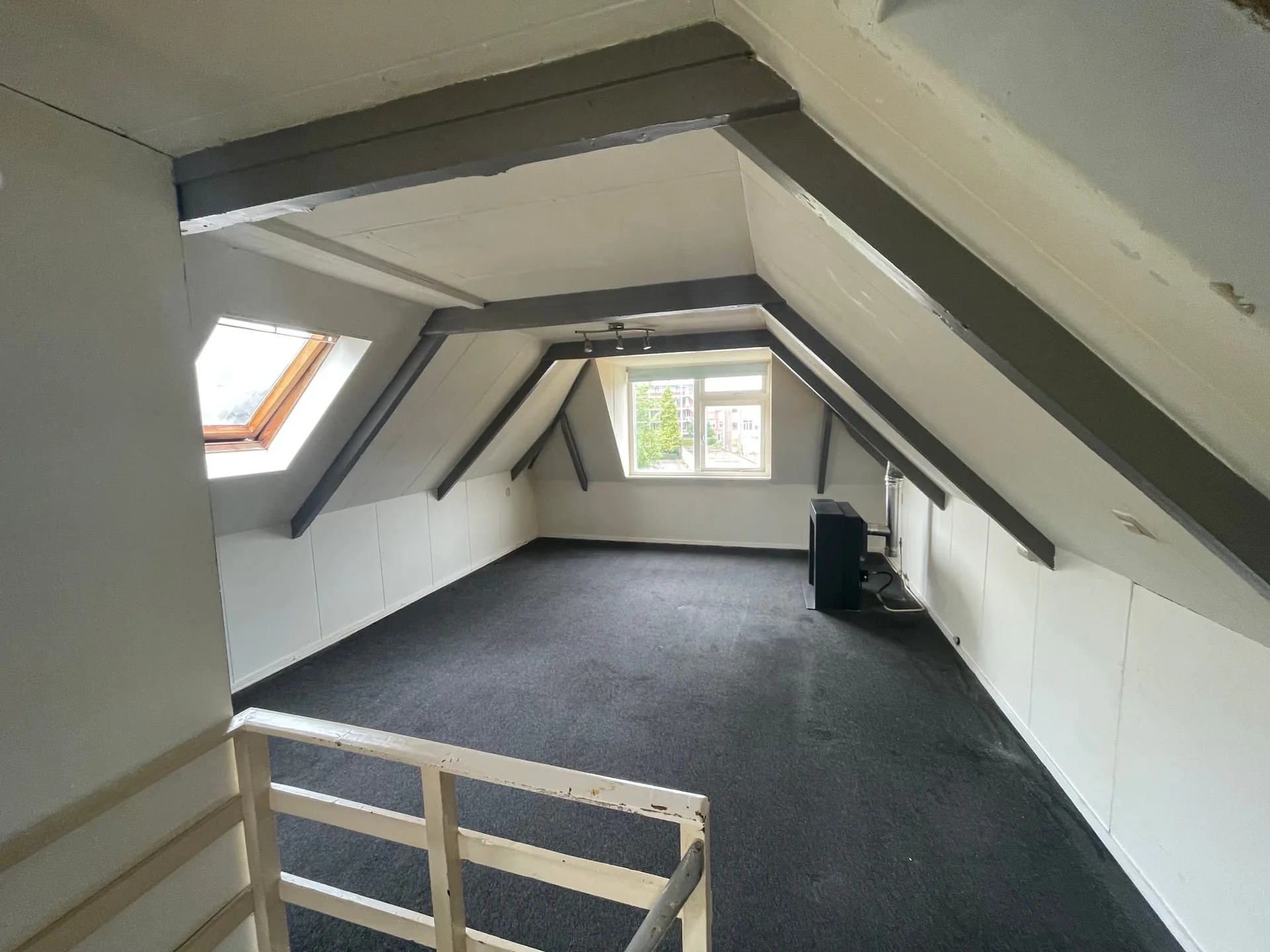Foto van de Kamer gelegen aan de Eemskanaal in Groningen
