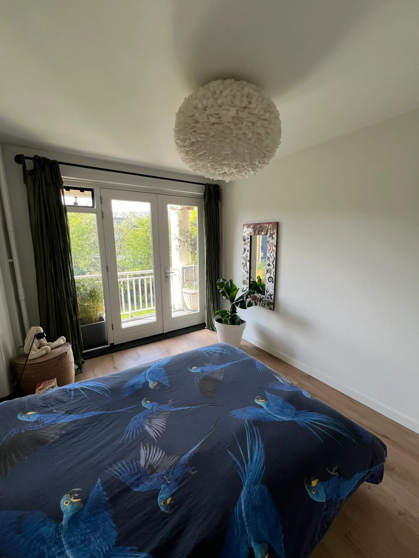 geblurde versie van de foto als achtergrond