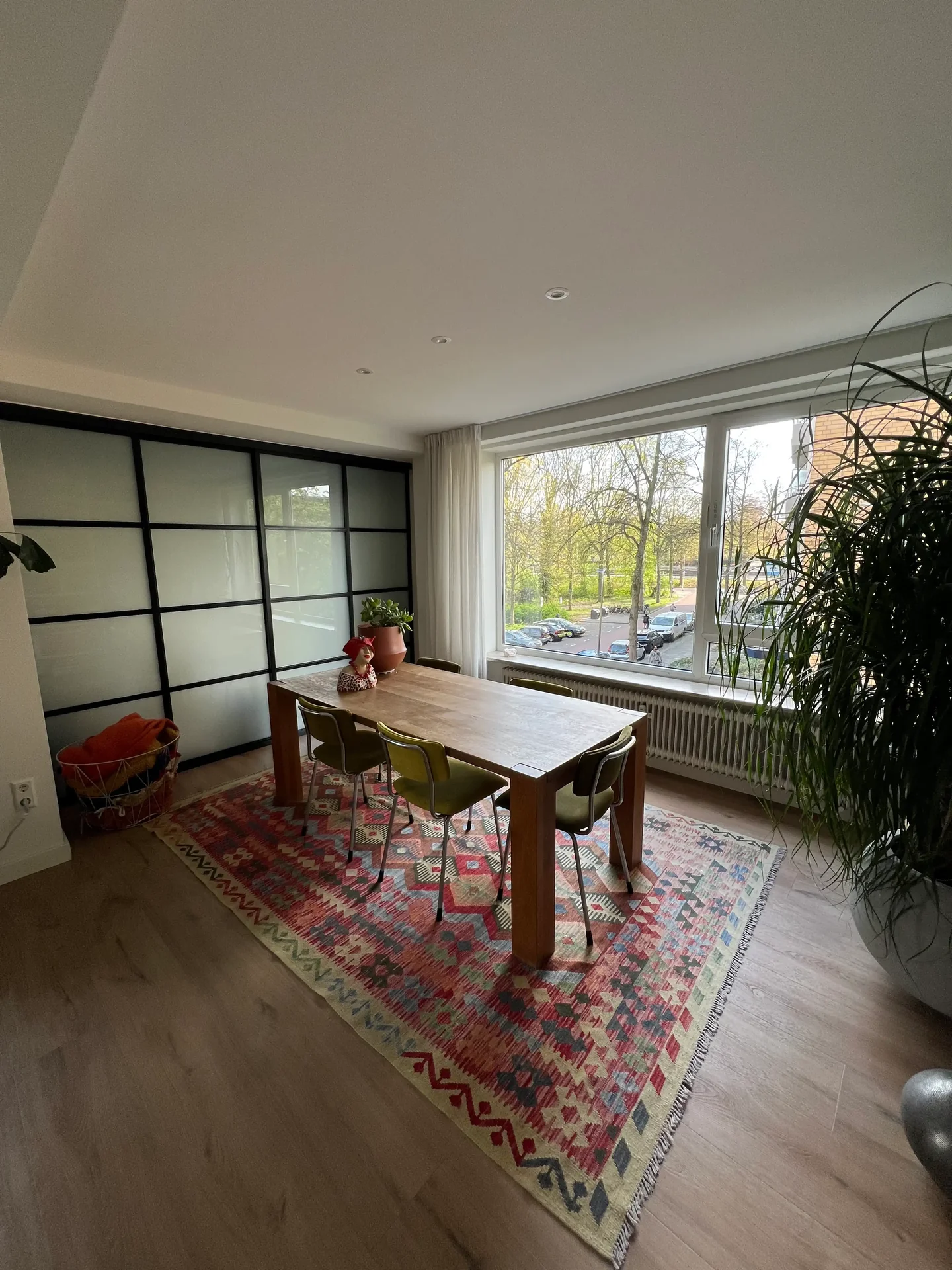 geblurde versie van de foto als achtergrond