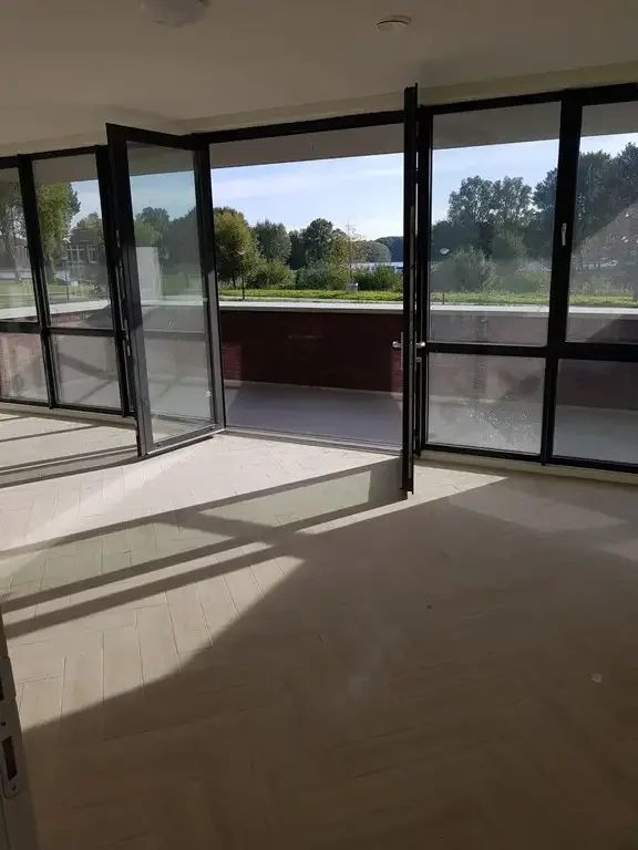geblurde versie van de foto als achtergrond