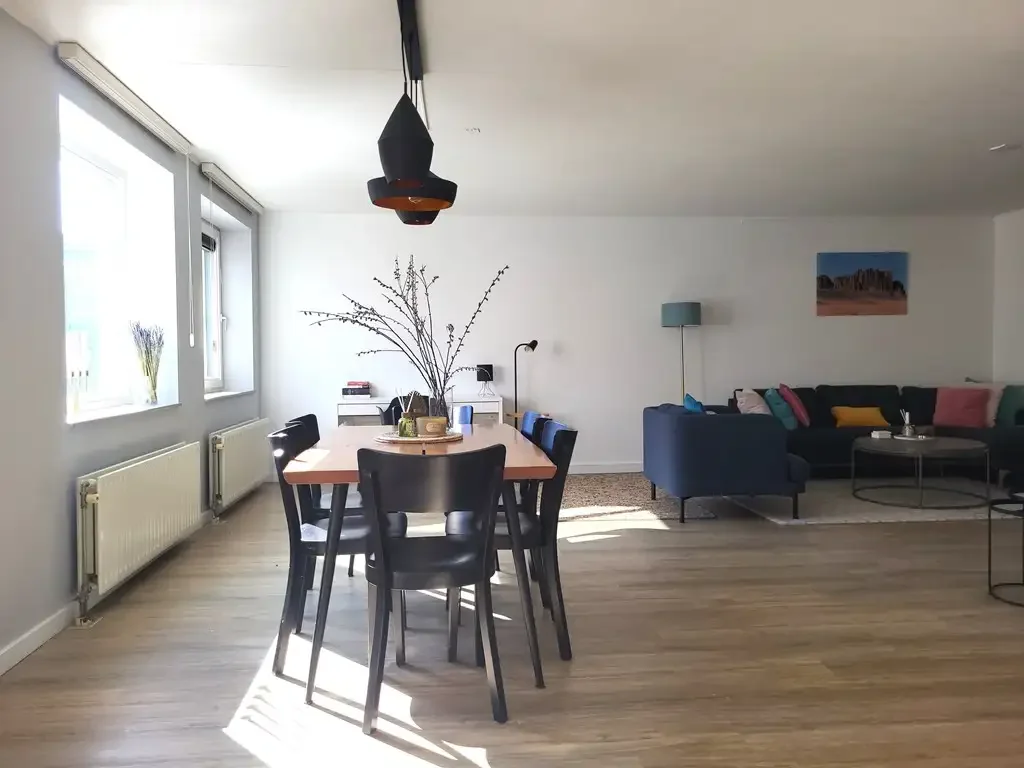 geblurde versie van de foto als achtergrond