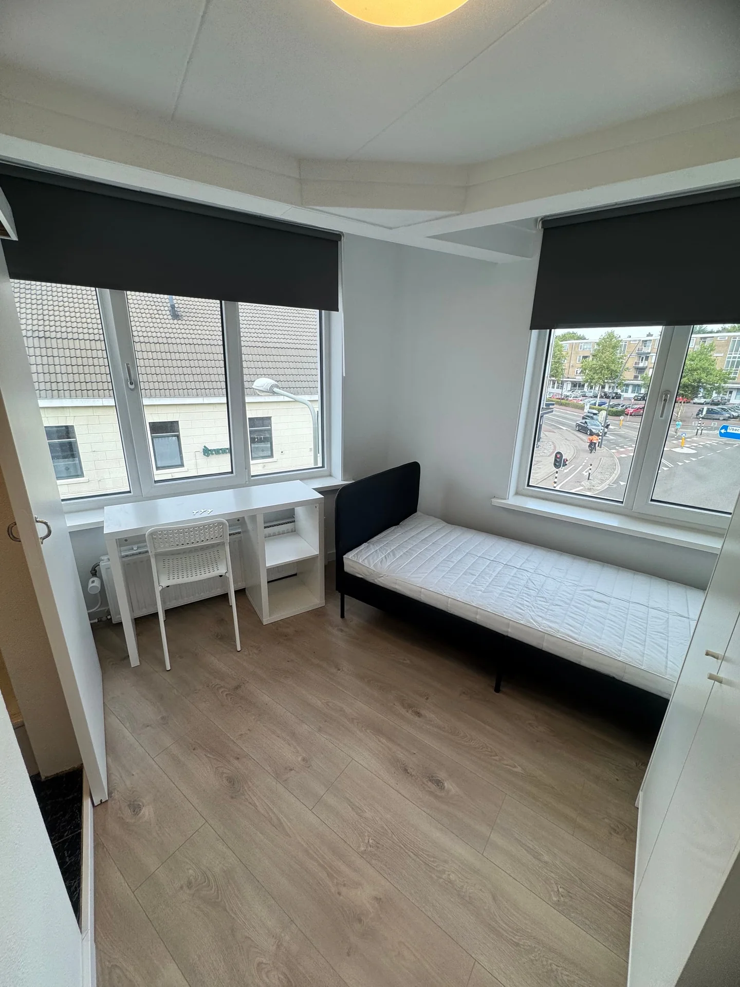 geblurde versie van de foto als achtergrond