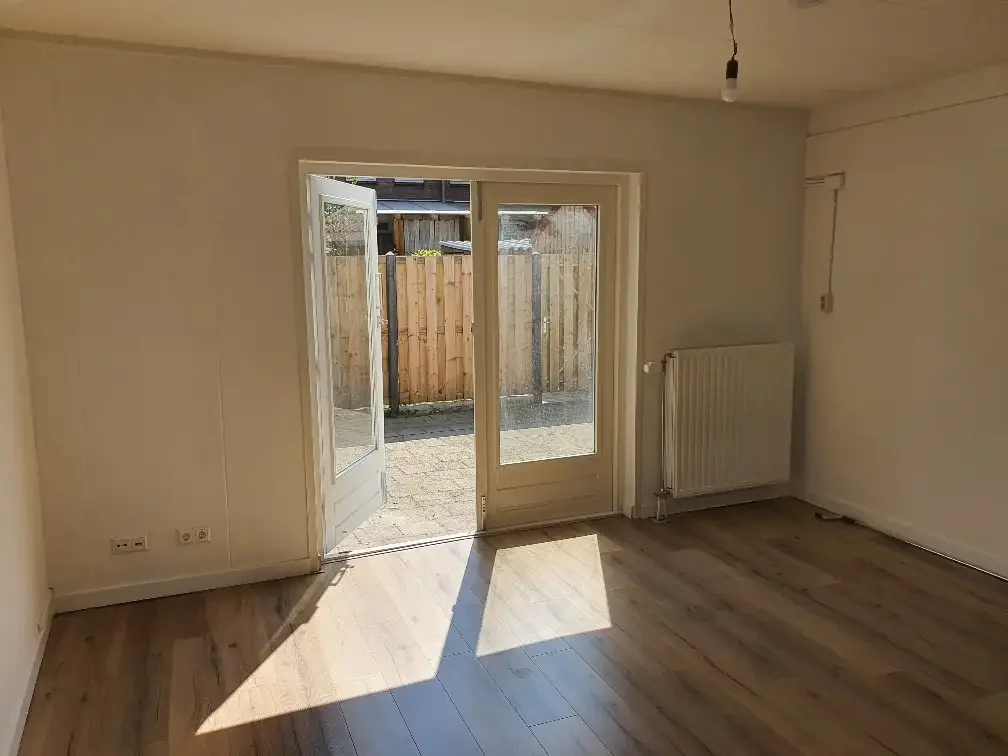 geblurde versie van de foto als achtergrond