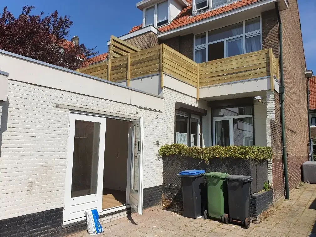 geblurde versie van de foto als achtergrond