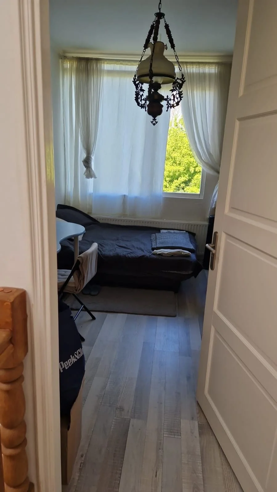 geblurde versie van de foto als achtergrond