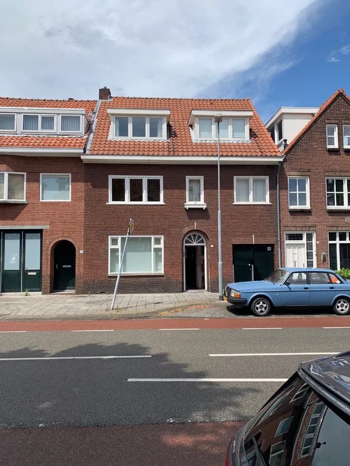 geblurde versie van de foto als achtergrond