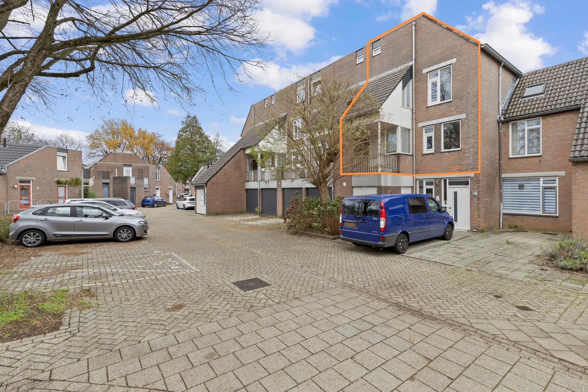 geblurde versie van de foto als achtergrond