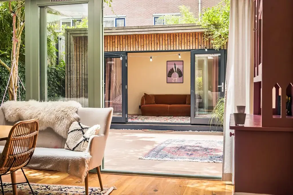 geblurde versie van de foto als achtergrond