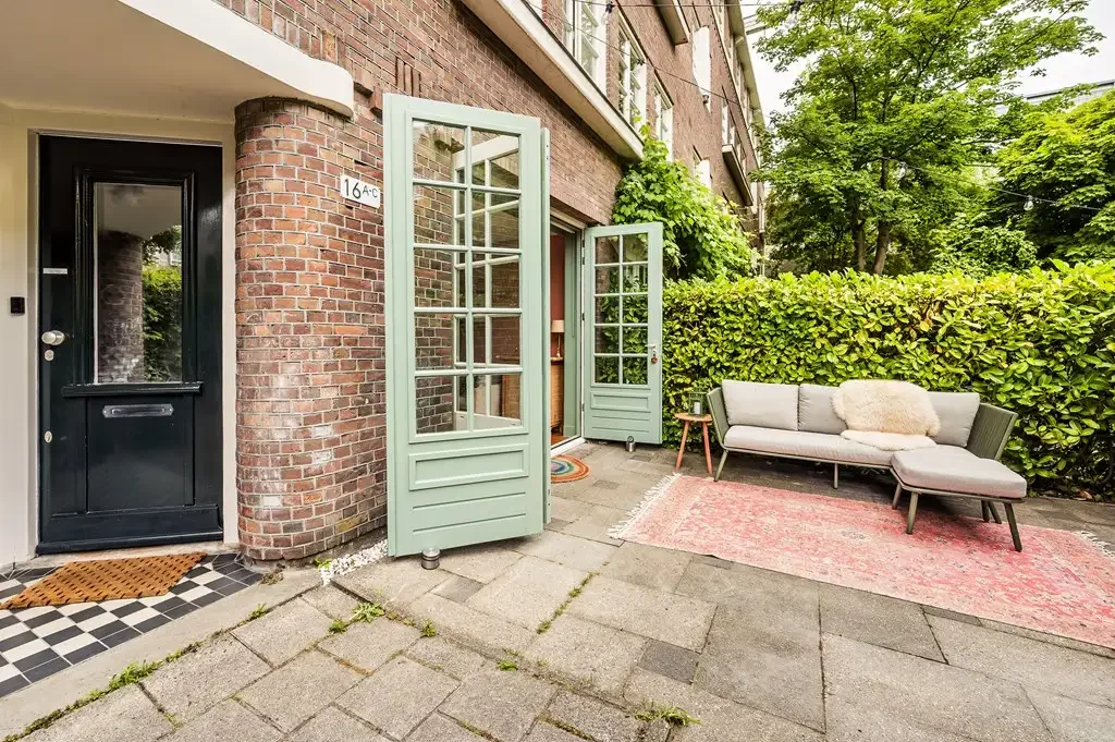 geblurde versie van de foto als achtergrond