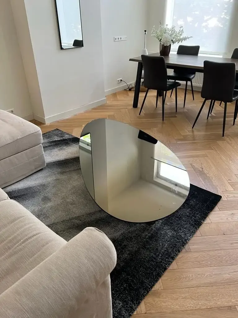 geblurde versie van de foto als achtergrond