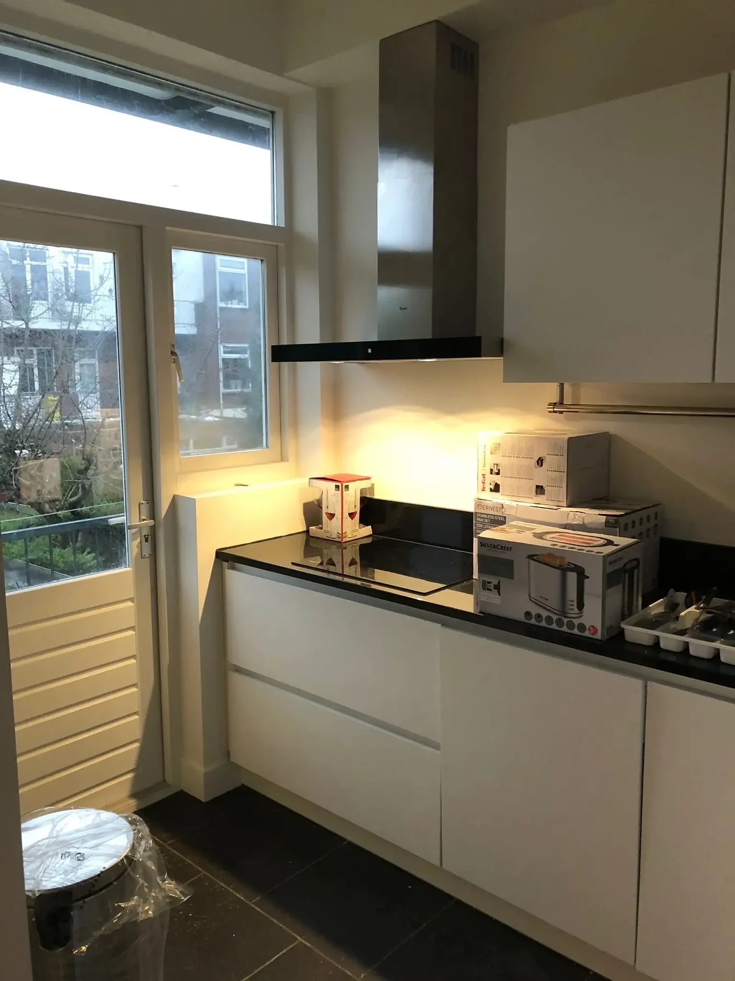 geblurde versie van de foto als achtergrond