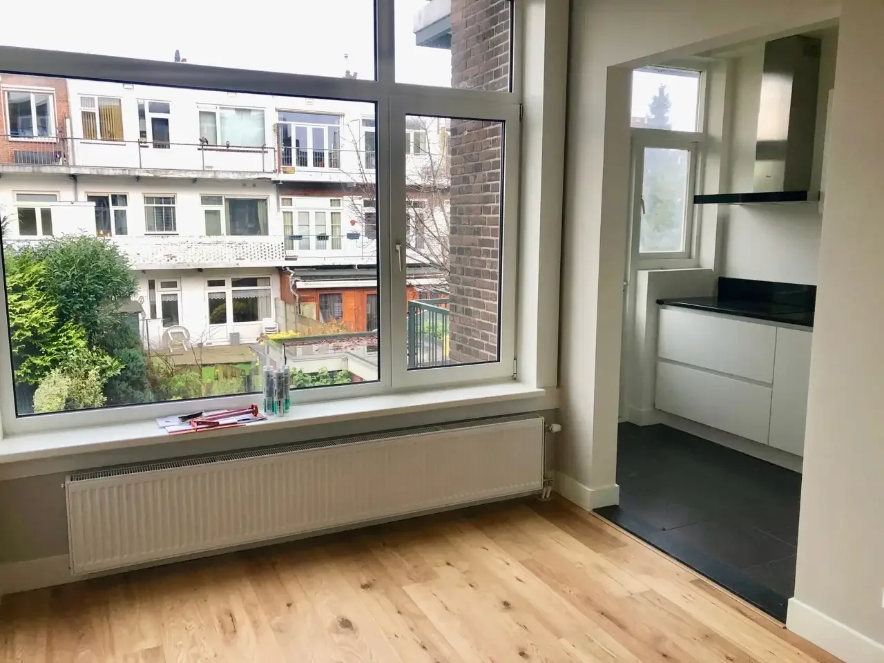 geblurde versie van de foto als achtergrond