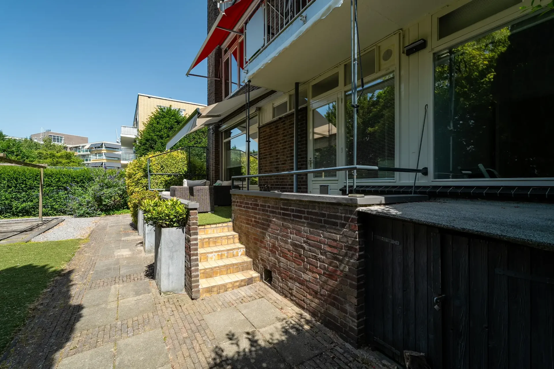 geblurde versie van de foto als achtergrond