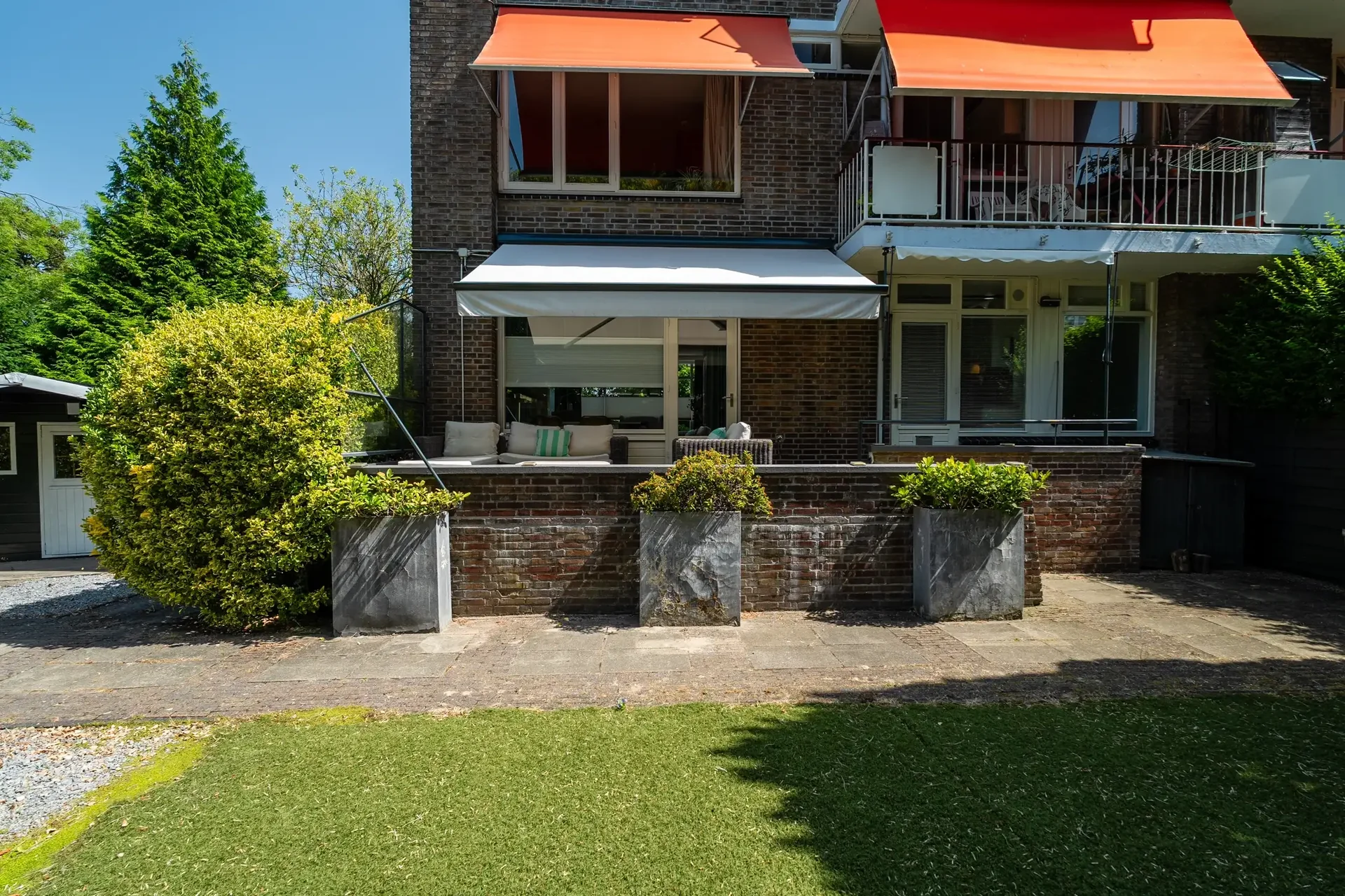 geblurde versie van de foto als achtergrond