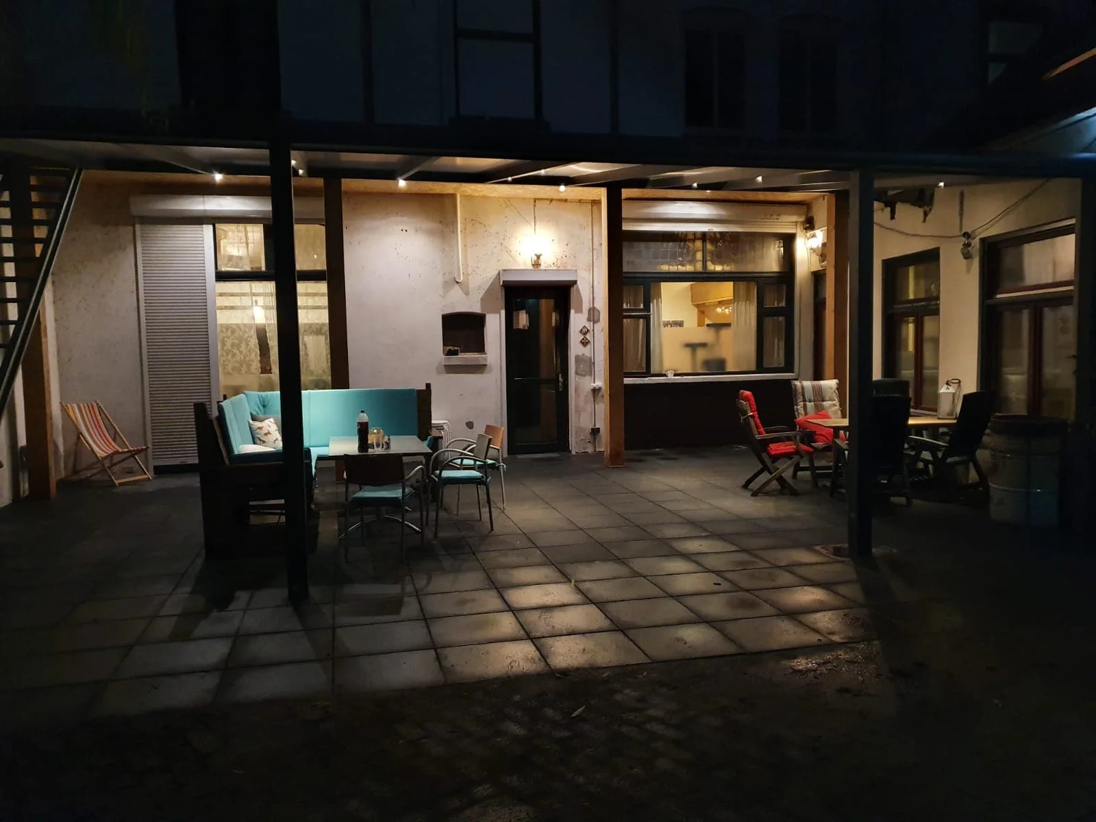 geblurde versie van de foto als achtergrond