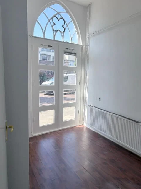 geblurde versie van de foto als achtergrond